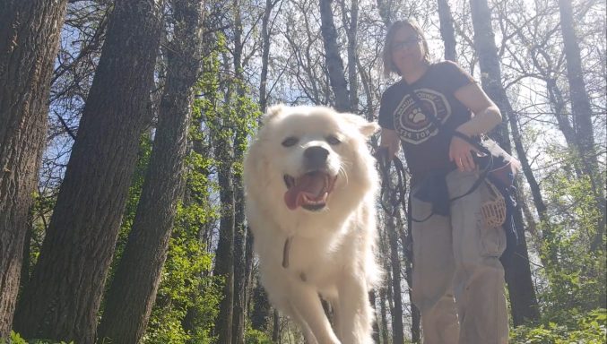 Juri und ich bei einem Spaziergang im Wald