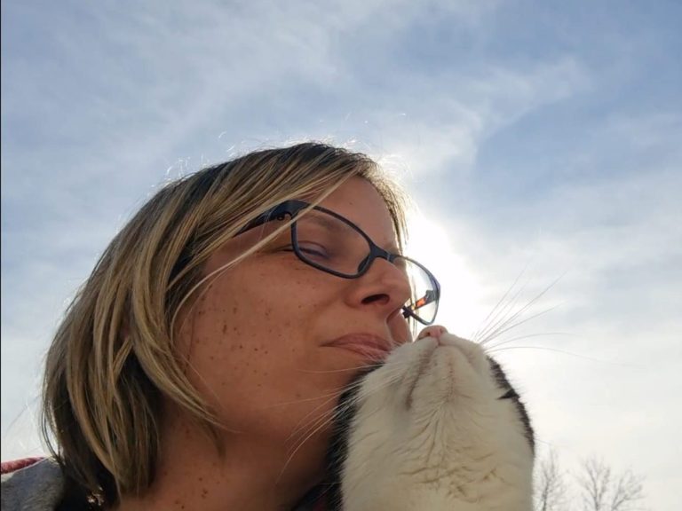 Pia mit Kater Quentin
